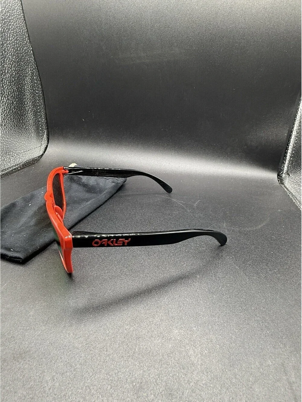 Oakley Frogskin Heritage Red-Black w/Fire Iridium Lenses OO9013-34